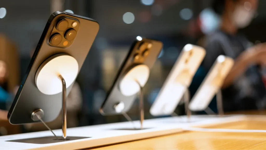 Apple Might Release a Powerful New iPhone SE This Year Apple Might Release a Powerful New iPhone SE This Year