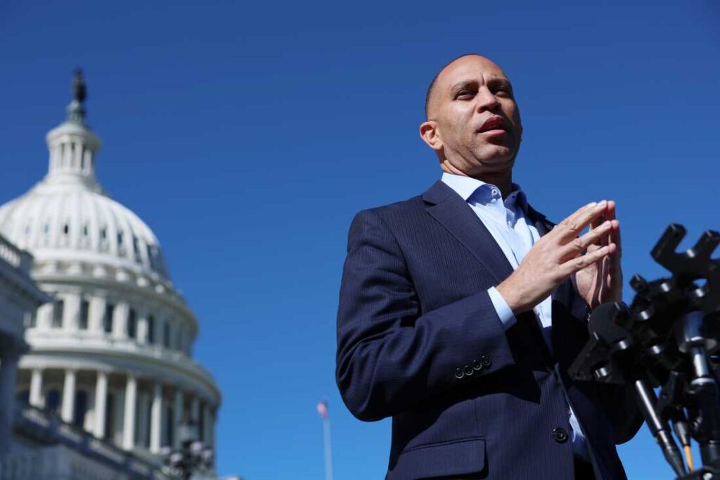 Pardoned Capitol rioter arrested for allegedly threatening to shoot Hakeem Jeffries : NPR Pardoned Capitol rioter arrested for allegedly threatening to shoot Hakeem Jeffries : NPR