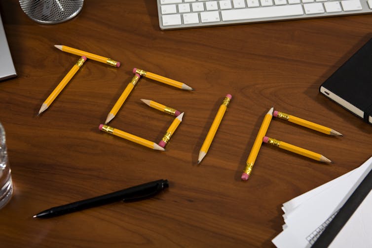 Hybrid employees are putting in place 90 fewer mins of labor on Fridays – and an total shift towards customized schedules may well be undercutting collaboration