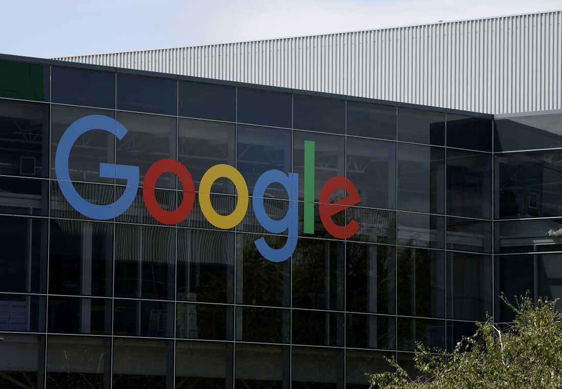 Apple, Google tell workers on visas to avoid leaving the U.S. : NPR