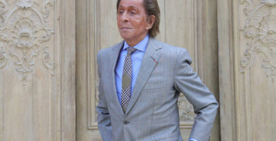 Italian fashion designer Valentino Garavani dies at 93 : NPR Italian fashion designer Valentino Garavani dies at 93 : NPR