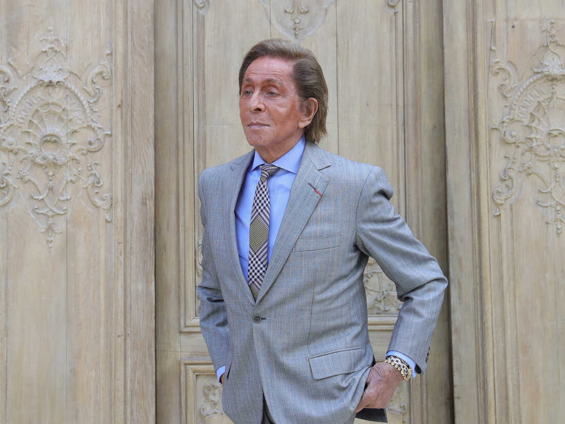 Italian fashion designer Valentino Garavani dies at 93 : NPR