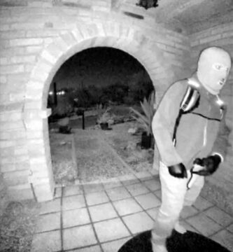 FBI releases suspect description : NPR