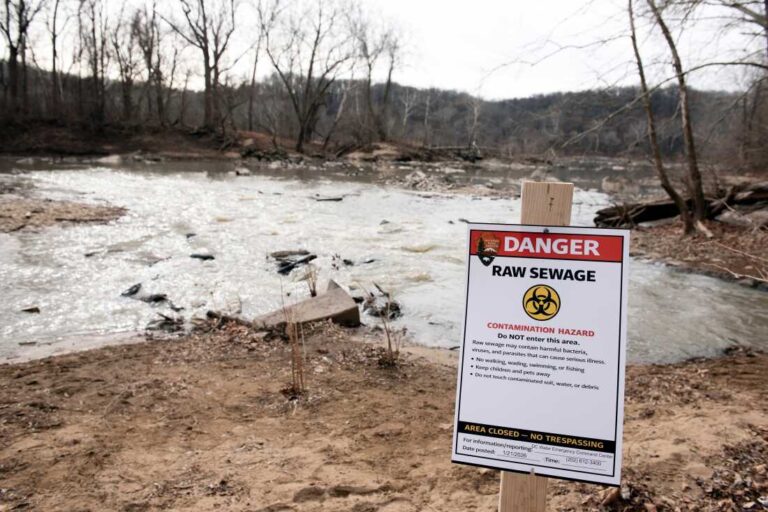 Class action lawsuit filed over Potomac sewage spill : NPR