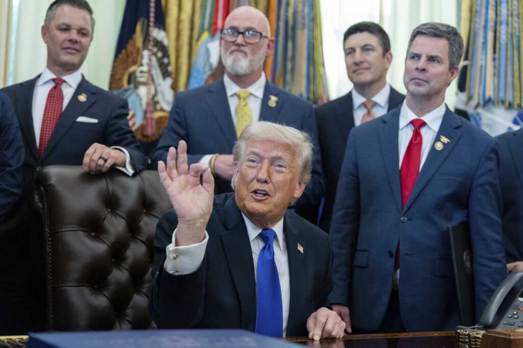 Trump gives the go-ahead for a major new Canada-U.S. oil pipeline : NPR