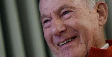 Jim Whittaker, the first American to summit Mount Everest, dies at 97 : NPR Jim Whittaker, the first American to summit Mount Everest, dies at 97 : NPR