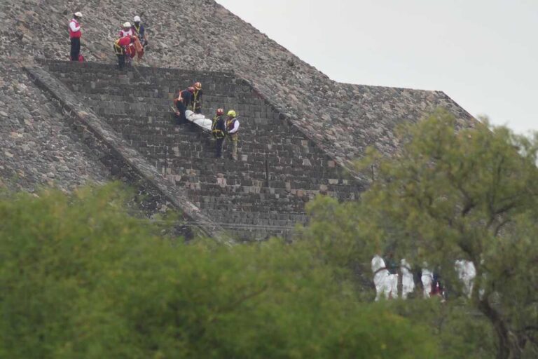 Gunman shoots several tourists at historic pyramids in Mexico : NPR